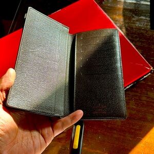 LV long bill fold.